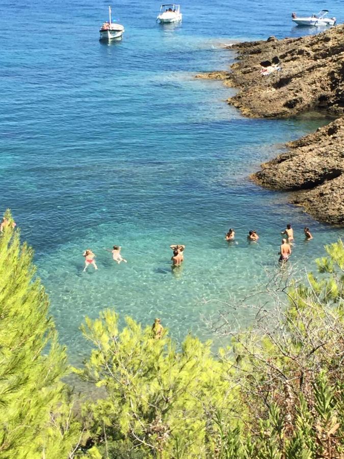 Rocher Bleu Pres Des Plages - Soleil Levant *